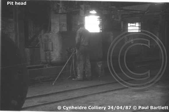 Pit head 87-04-24 Cynheidre Colliery © Paul Bartlett [1W]