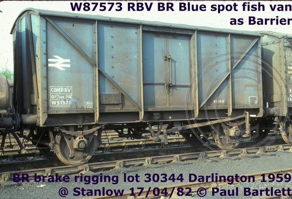 W87573 RBV ex Blue spot fish van @ Stanlow 82-04-17