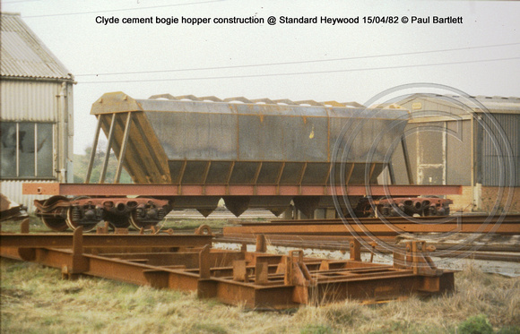 Clyde cement bogie hopper construction @ Standard Heywood 82-04-15 � Paul Bartlett w
