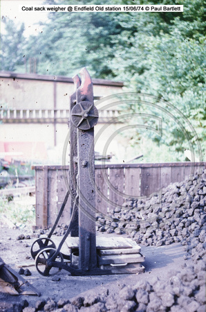 Coal sack weigher @ Endfield Old station 74-06-15 � Paul Bartlett w
