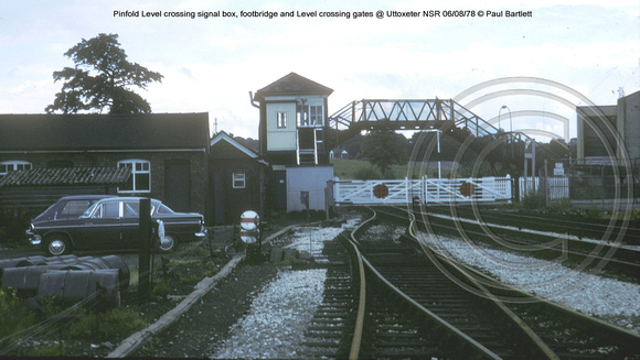 Level crossing, Pinfold signal box @ Uttoxeter NSR 78-08-06 � Paul Bartlett w