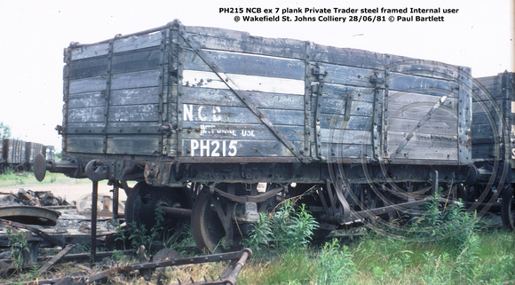 PH215 NCB ex Private Trader Internal user @ Wakefield St. Johns Colliery 81-06-28 © Paul Bartlett w
