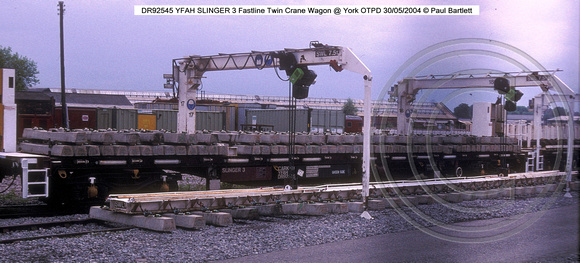 DR92545 YFAH Fastline Twin Crane Wagon @ York OTPD 2004-05-30 � Paul Bartlett w