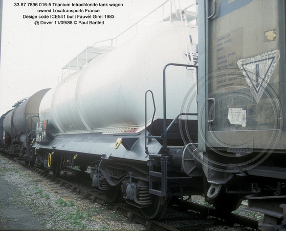 33 87 7896 016-5 Titanium tetrachloride Locatransports @ Dover 88-09-11 � Paul Bartlett w