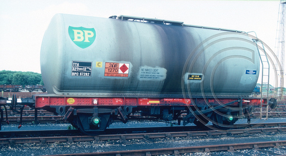 BPO67282 [= SMBP894] TTA 32.3t Class A Petroleum Tank wagon air brake Design code TT088P @ Margham 86-08-24 © Paul Bartlett w