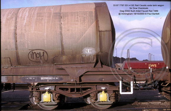 33 87 7797 031-4 GE Rail Caustic soda tank wagon @ Immingham 2003-10-18 � Paul Bartlett [5w]