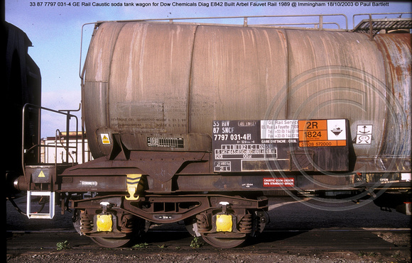 33 87 7797 031-4 GE Rail Caustic soda tank wagon @ Immingham 2003-10-18 � Paul Bartlett [3w]