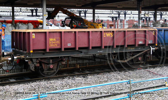 396088 MHA 33.1t  EWS conversion on HAA frame Tare 13-860kg @ York Station 2008-10-11 © Paul Bartlett [1w]