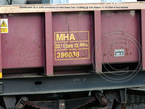 396088 MHA 33.1t  EWS conversion on HAA frame Tare 13-860kg @ York Station 2008-10-11 © Paul Bartlett [2w]