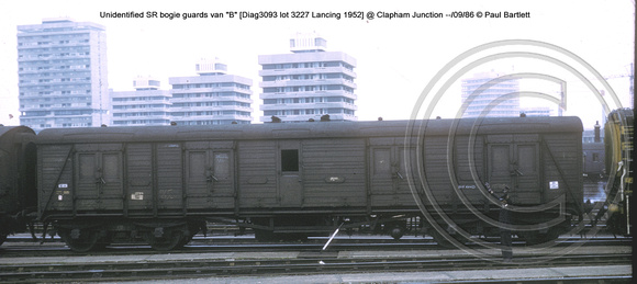 Unident__B___@ Clapham Junction 1968-09--- m_