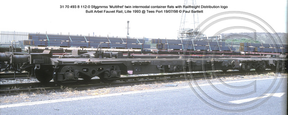 31 70 493 8 112-0 Sfggmrrss 'Multifret' twin intermodal container flats @ Tees Port 98-07-19 � Paul Bartlett [1w]