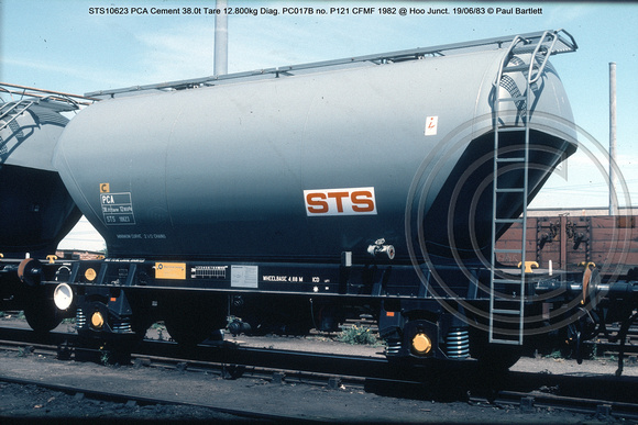 STS10623 PCA Cement 38.0t Tare 12.800kg Diag. PC017B no. P124 CFMF 1982 @ Hoo Junct. 83-06-19 © Paul Bartlett w