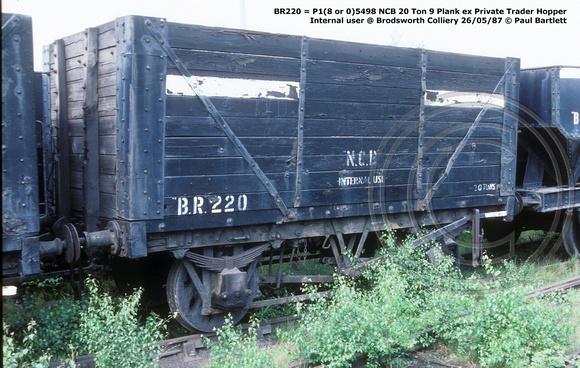 BR220 = P1(8 or 0)5498 NCB ex Private Trader Hopper Internal user @ Brodsworth Colliery 87-05-26 © Paul Bartlett w