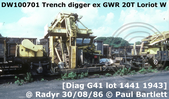 DW100701 Trench digger at Radyr 86-08-30  [3]