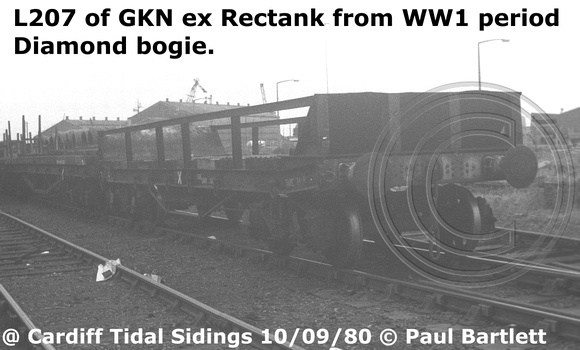L207 GKN  WW1 Retank internal @ Cardiff Tidal Sidings 80-09-10 [1]