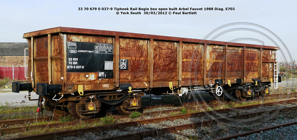 33 70 679 0 037-9 Tiphook Rail @ York South  2012-03-30 © Paul Bartlett [1w]