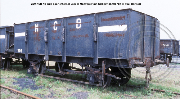 209 NCB No side door Internal user @ Manvers Main Colliery 87-05-26 © Paul Bartlett w
