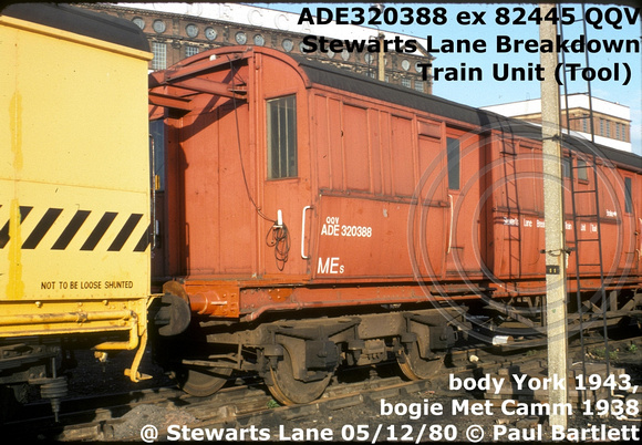 ADE320388 Stewarts Lane breakdown train 80-12-05 [4]