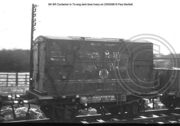BK Container Tri-ang livery @ 68-02-23 � Paul Bartlett w