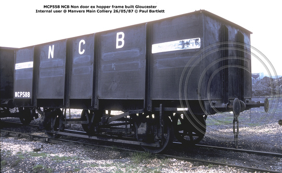 MCP558 NCB Non door ex hopper Internal user @ Manvers Main Colliery 87-05-26 © Paul Bartlett w