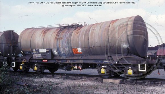 33 87 7797 018-1 GE Rail Caustic soda tank wagon @ Immingham 2003-10-18 � Paul Bartlett [2w]