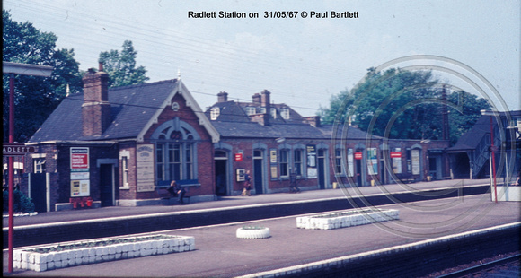Radlett Station on  67-05-31 � Paul Bartlett w