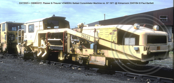 DX72023 = DB965372 VDM800U Ballast Consolidator @ Kilmarnock 84-07-23 � Paul Bartlett [1w]