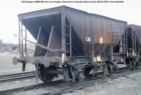 C25 LNER-BR Iron ore hopper @ Lackenby 89-07-28 © Paul Bartlett [1w]