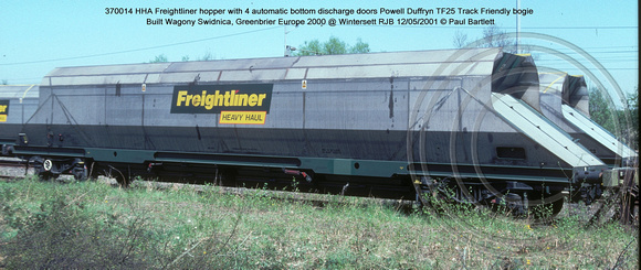 370014 HHA Freightliner @ Wintersett RJB 2001-05-12 � Paul Bartlett w