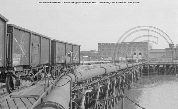 Recently delivered MXV and wharf @ Empire Paper Mills, Greenhithe, Kent 85-10-12 © Paul Bartlett w