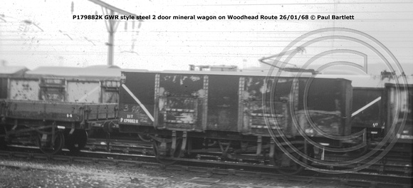 P179882K steel 2 door mineral on Woodhead Route 68-01-26 © Paul Bartlett w