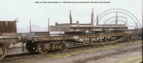 5845 ex LNER Bogie Bolster D   4009 Internal @ Scunthorpe BSC 94-10-22 � Paul Bartlett w