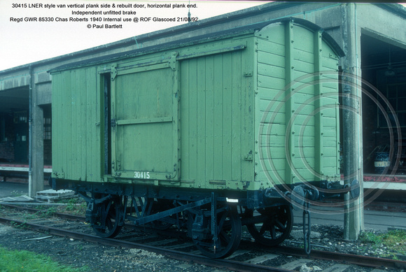 30415 LNER style van Independent unfitted brake 1940 Internal use @ ROF Glascoed 92-08-21 © Paul Bartlett w