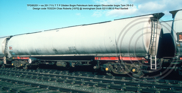 TPD85201 = ex 201 T P Dibden Bogie Petroleum tank wagon Gloucester bogie Design code TE022H Chas Roberts [1970] @ Immingham Dock 86-11-02 © Paul Bartlett w