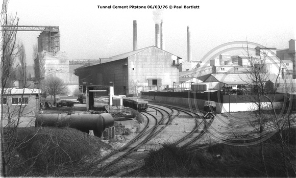 Tunnel Cement Pitstone 76-03-06 © Paul Bartlett [1w]