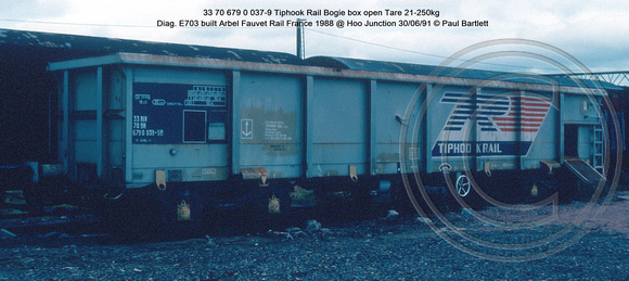33 70 679 0 037-9 Tiphook Rail Bogie box open Diag. E703 built Arbel Fauvet Rail France 1988 @ Hoo Junction 91-06-30 © Paul Bartlett w