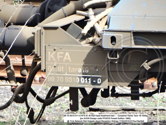 99 70 9310 011-0 KFA 61.6t Rail head treatment train – Container frame [ex AVON Design code PF007D Powell Duffryn 1985] @ York NR Holgate depot Reception Sidings 2016-04-17 © Paul Bart [2w]