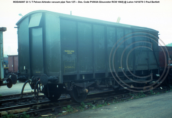 MODA6807 23 ½ T Palvan Airbrake vacuum pipe Tare 12T--- Des. Code PV003A Gloucester RCW 1968] @ Luton 79-10-14 © Paul Bartlett [1w]