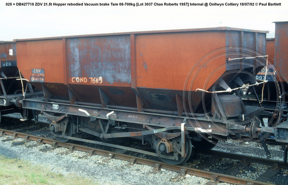 025 = DB427718 ZDV 21.5t Hopper rebodied Vacuum brake Tare 08-700kg [Lot 3037 Chas Roberts 1957] Internal @ Onllwyn Colliery 92-07-18 © Paul Bartlett w