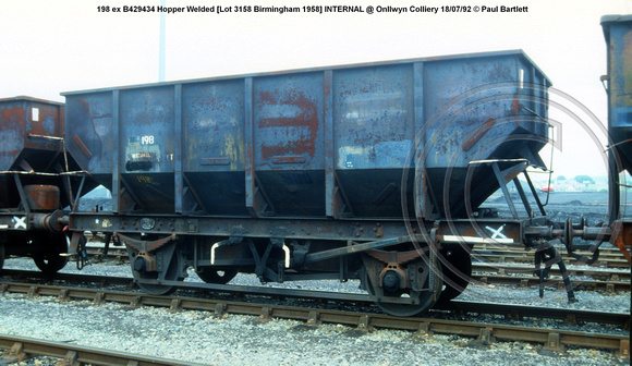 198 ex B429434 Hopper Welded [Lot 3158 Birmingham 1958] INTERNAL @ Onllwyn Colliery 92-07-18 © Paul Bartlett w