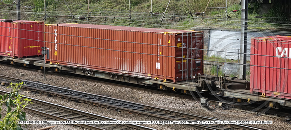 33 68 4909 558-1 Sffggmrrss IKA AAE Megafret twin low floor intermodal container wagon + TLLU1692975 Type LEG1 TRITON @ York Holgate Junction 2021-05-01 © Paul Bartlett w
