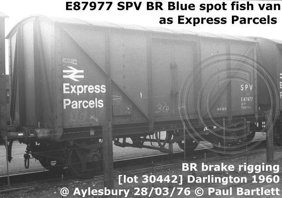 E87977 SPV  Express Parcels ex Blue spot fish van @ Aylesbury 76-03-28