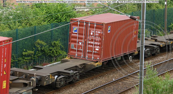 640256 FEA Freightliner Bogie Twin Container Flat Wagon [Greenbrier c2003] + FBIU051884-7 Florens Type 22G1 @ York Avoiding line 2021-06-23 © Paul Bartlett w