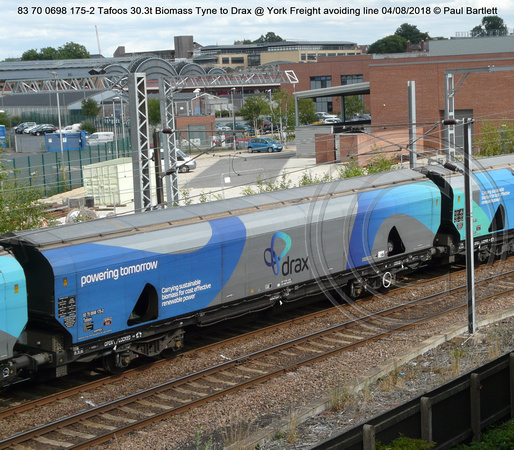 83 70 0698 175-2 Tafoos 30.3t Biomass Tyne to Drax @ York Freight avoiding line 2018-08-04 © Paul Bartlett w