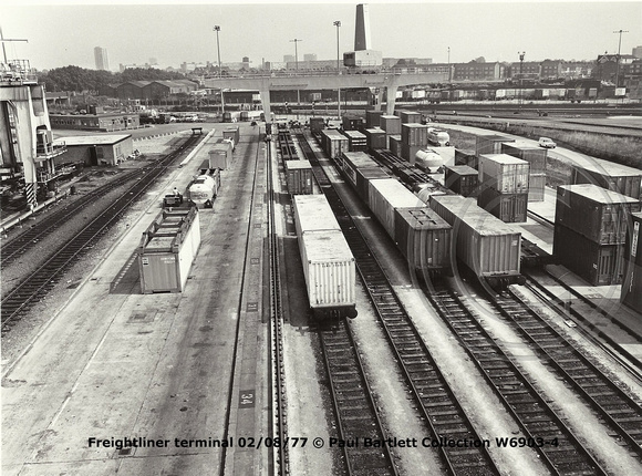 Freightliner terminal 77-08-02 © Paul Bartlett Collection W6903-4 w