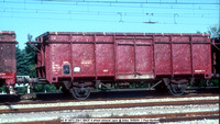 42 87 6072 234-1 SNCF 4 wheel mineral open @ Arles 91-05-19 © Paul Bartlett w