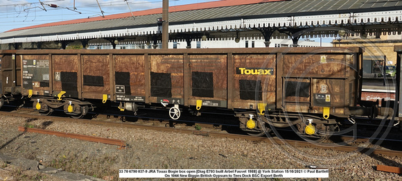 33 70 6790 037-9 JRA Touax Bogie box open [Diag E703 built Arbel Fauvet 1988] @ York Station 2021-10-15 © Paul Bartlett [1w]