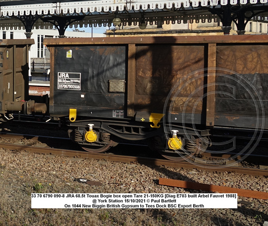 33 70 6790 090-8 JRA 68.5t Touax Bogie box open Tare 21-150KG [Diag E703 built Arbel Fauvet 1988] @ York Station 2021-10-15 © Paul Bartlett [2w]