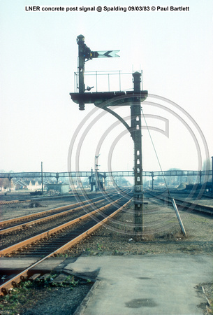 LNER concrete post signal @ Spalding 83-03-09 © Paul Bartlett w
