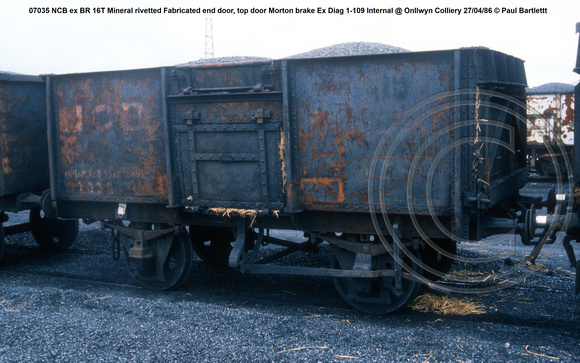 07035 ex BR 16T Mineral rivetted Fabricated end door, top door Morton brake Ex Diag 1-109 Internal @ Onllwyn Colliery 86-04-27 © Paul Bartlett W